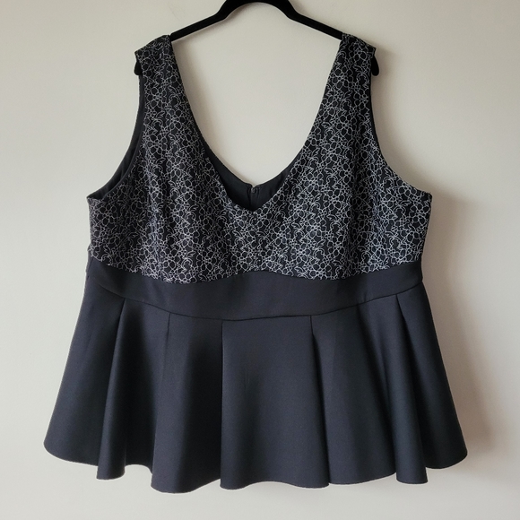 NWT ASOS Curve Sleeveless Black Peplum Blouse Abstract Floral Lace Overlay - Picture 2 of 14